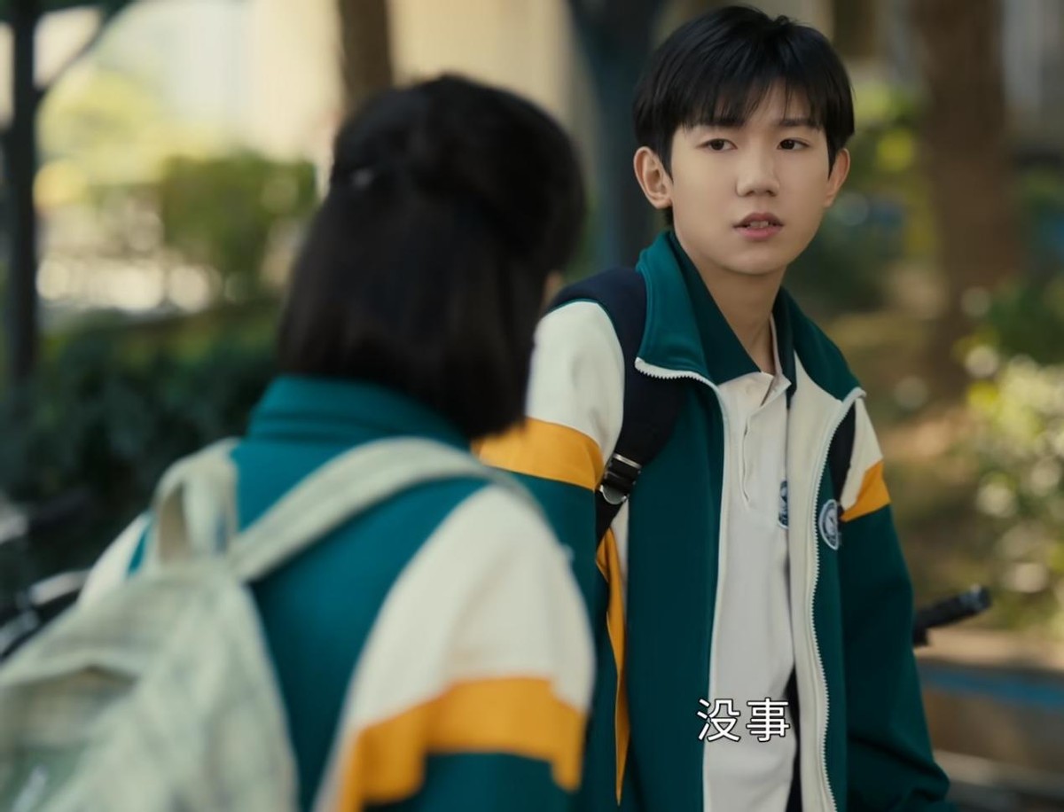 明明满脸褶子，非尬演高中生，给你们看看什么叫18岁的少男少女