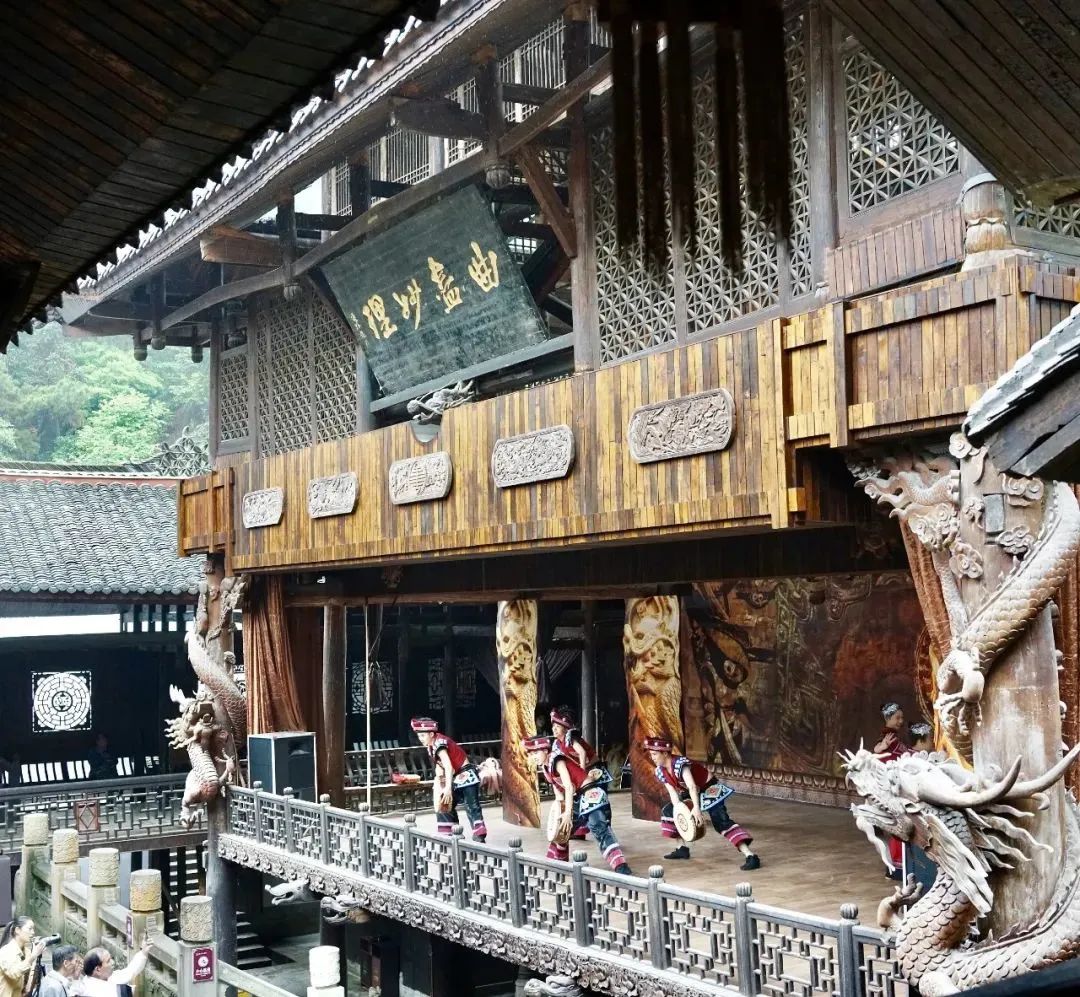 湖北恩施夏季热吗,湖北恩施人间仙境图片