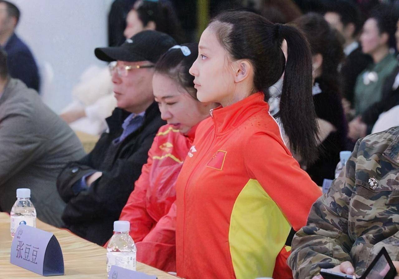 艺体女神王曼亲私密故事？浙大校花颜值不输张豆豆？曼亲生活细节