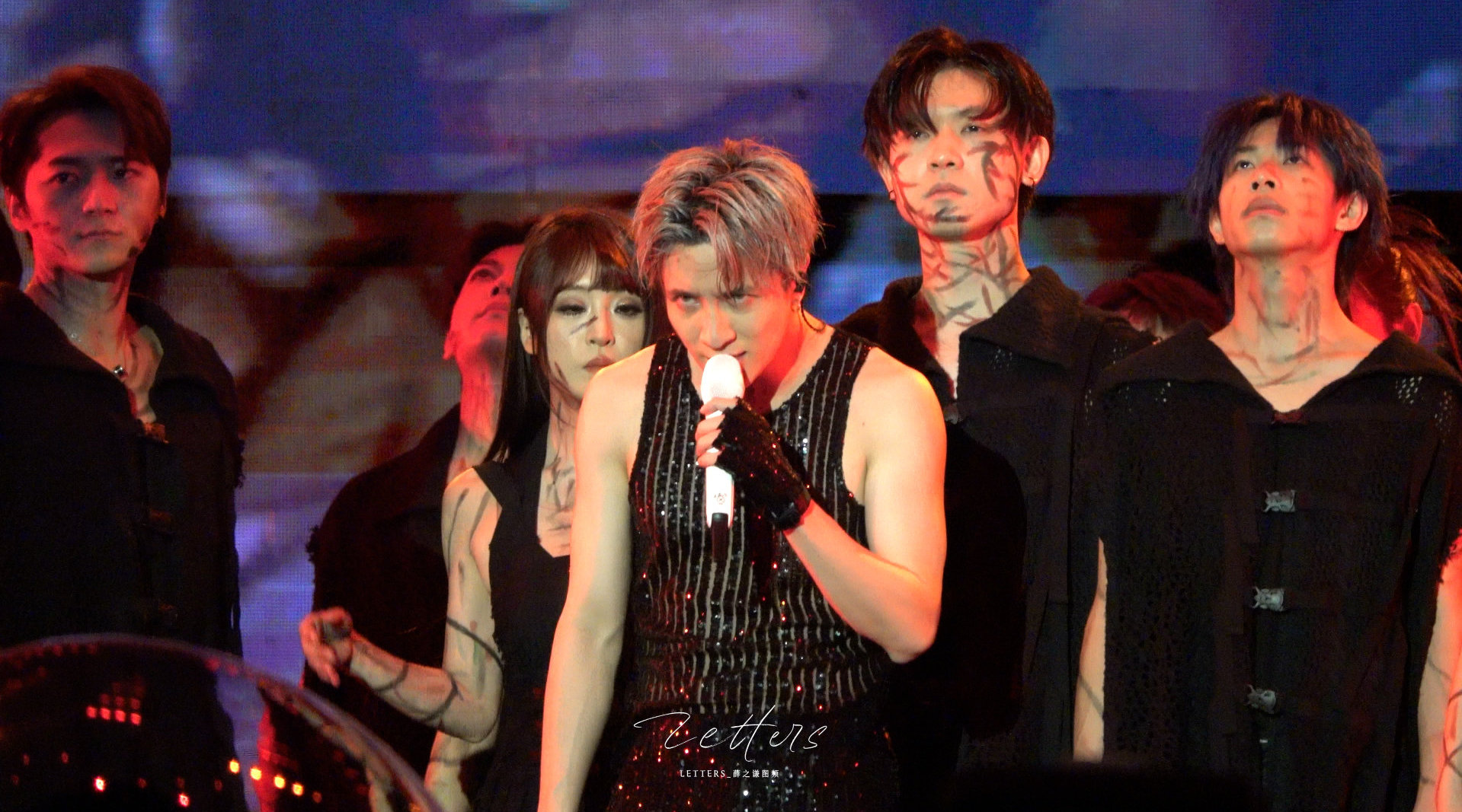 薛之谦为啥那么逗比,薛之谦退票什么梗怎么来的