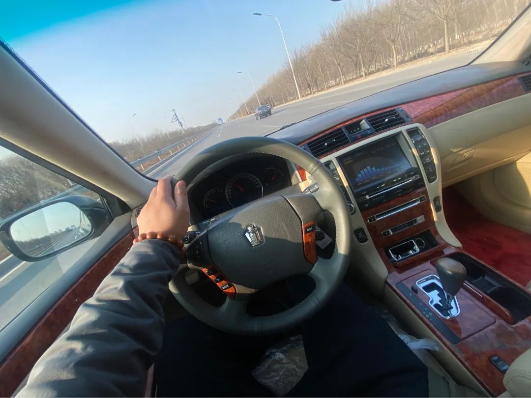 老皇冠全车翻新整备50000元,12代皇冠二手翻新要多少钱