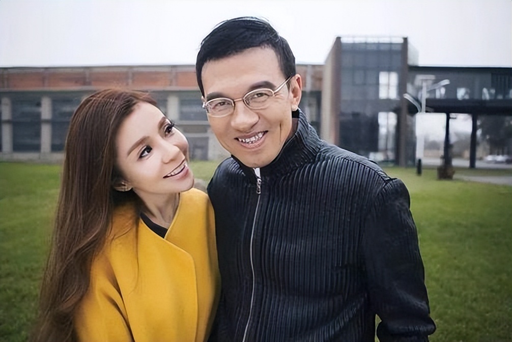 朱迅家里做饭,朱迅一家三口照顾瘫痪公公