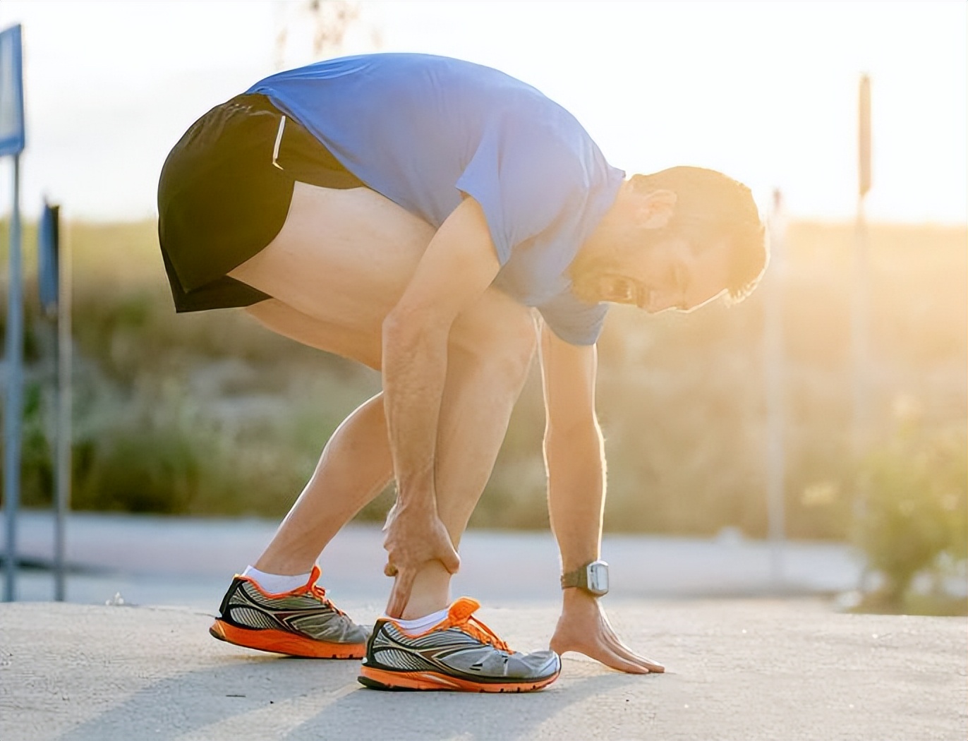 走路脚踝发出清脆响声的原因,脚踝咔咔咔响走路疼痛