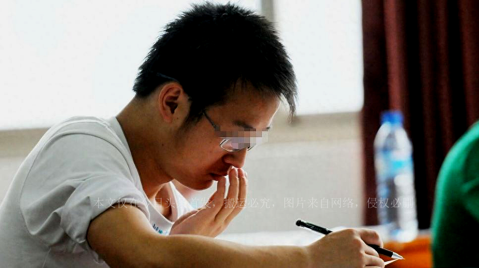 #男子第一次被*技师女**“按摩”,兴奋过度后竟失去了生命!