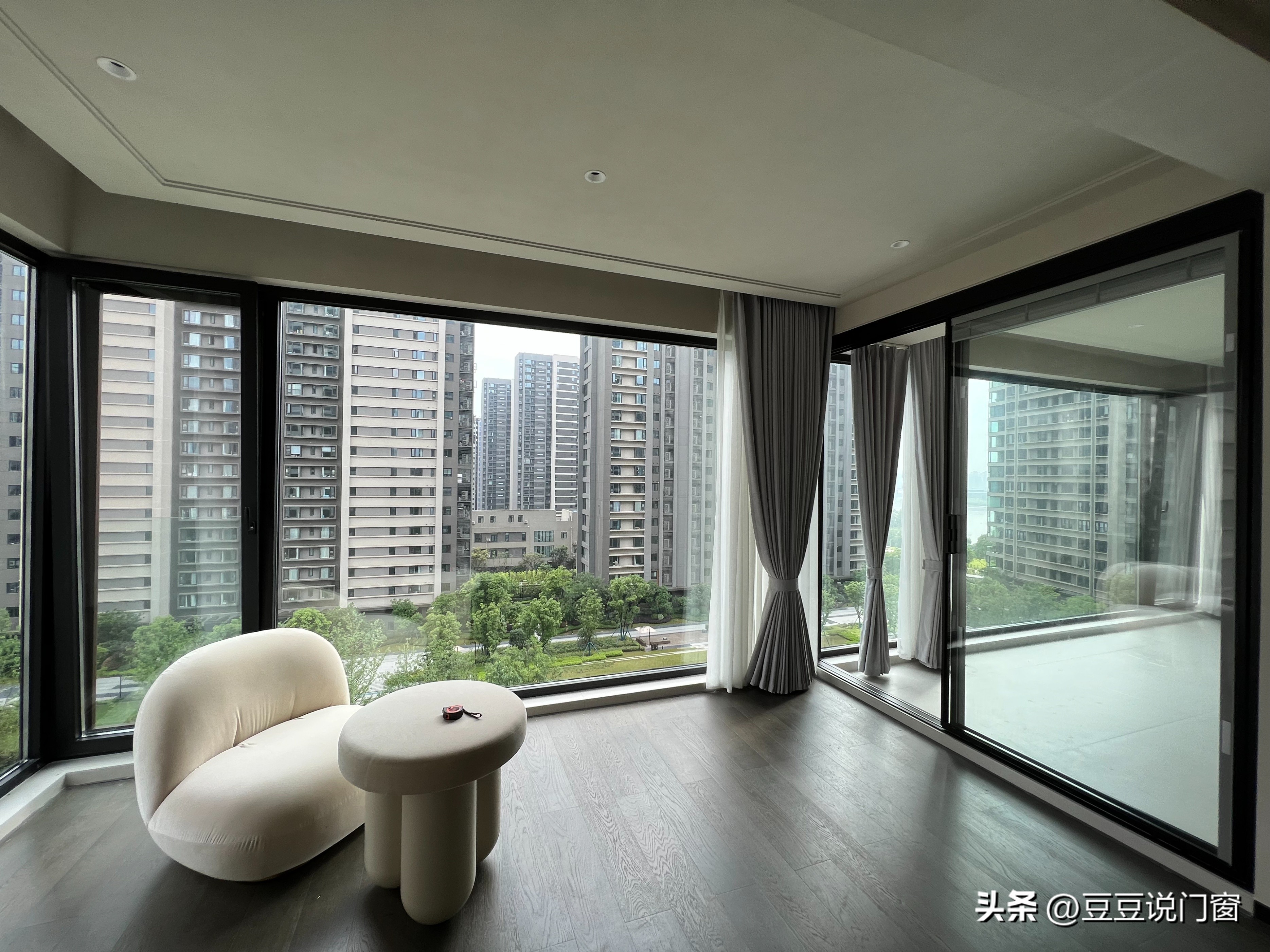 对标一线品牌，75系列900多含内倒质保10年，长沙系统窗商家推荐