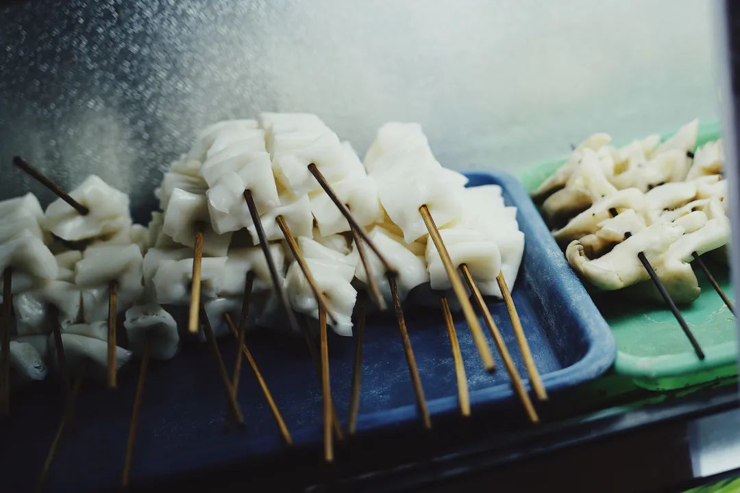 奇了怪了，究竟是什么宝地让广州老饕们也净爱往这钻？