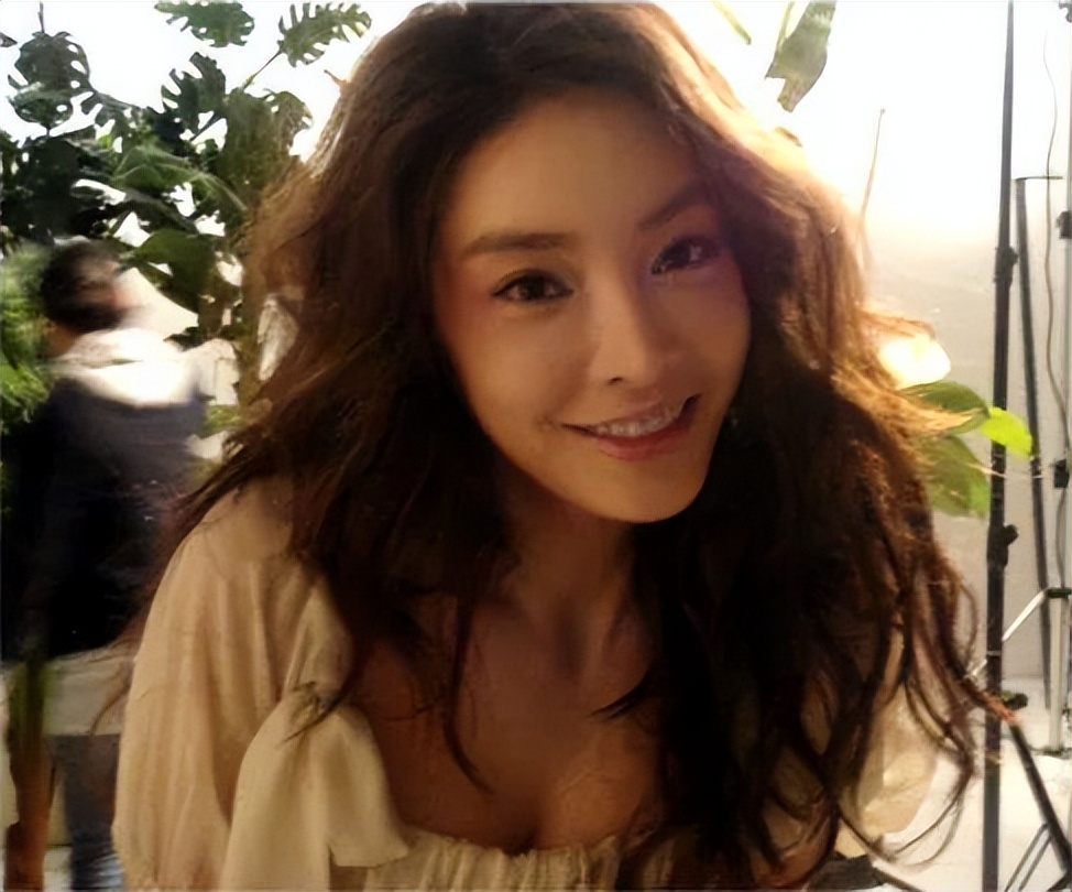 韩国张紫妍案：女星自杀遗书劲爆，总统下令彻查，为何草草结案？