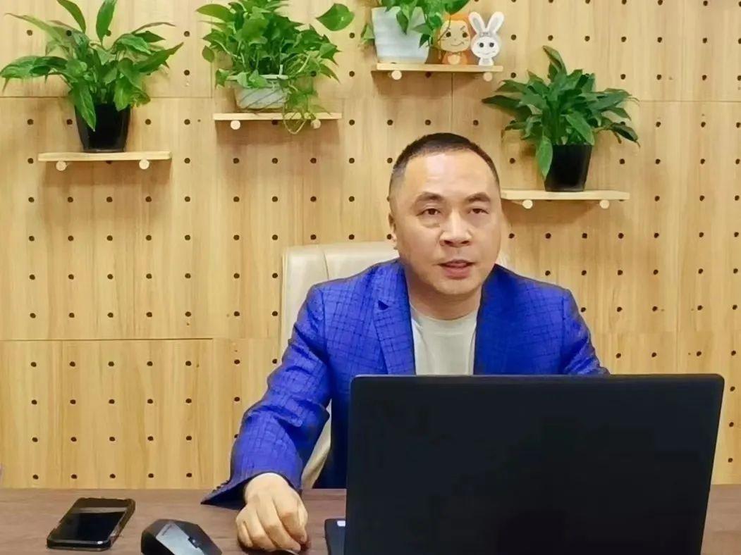 户外自主游戏探索,户外自主游戏与自由游戏