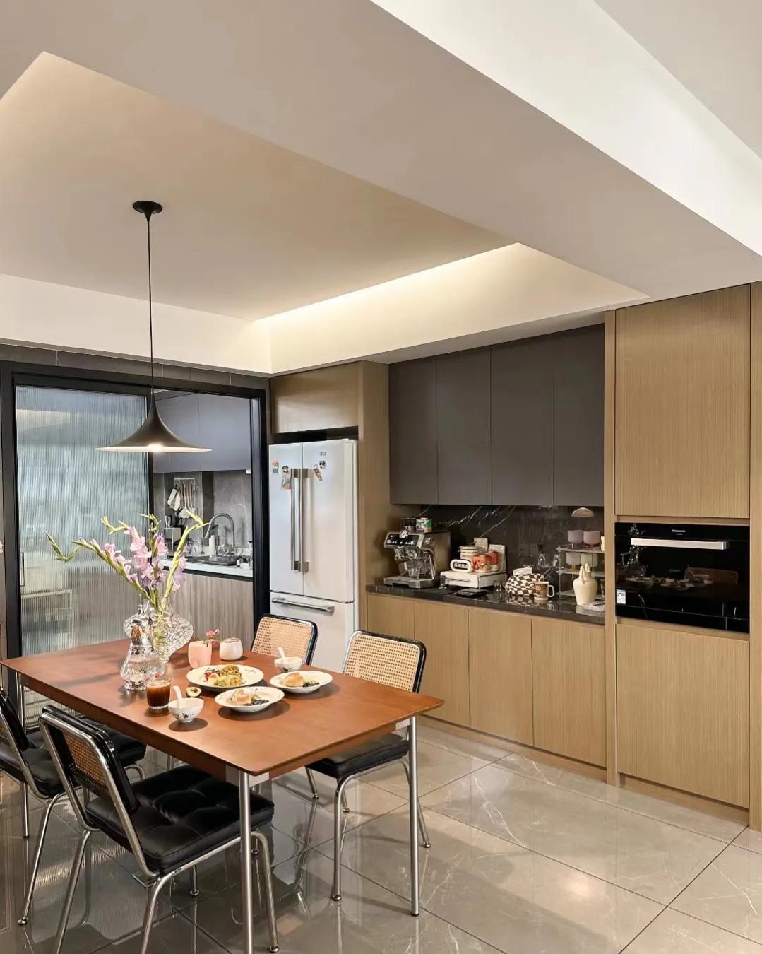 安徽女主晒出自家140㎡的家，全屋没有一丝俗气，堪称装修教科书