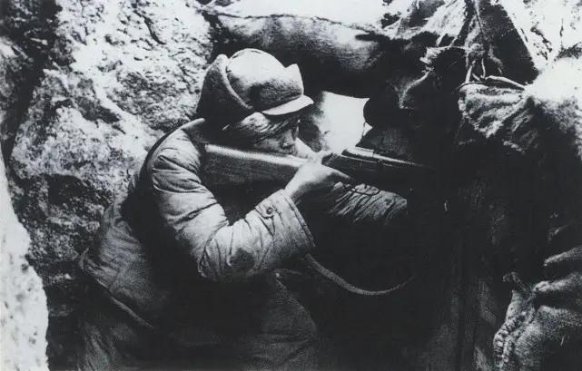 *德生李**当选副主席刚4个月，为何被调离北京？伟人坦言：你是陪绑