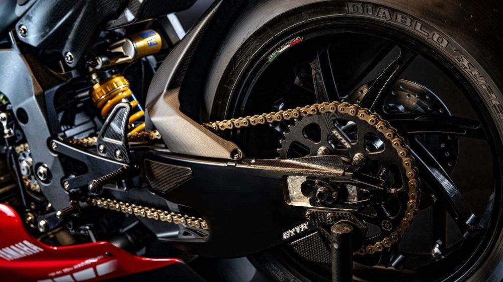 雅马哈R1五周年纪念款推出即售罄，价格能买一辆保时捷911