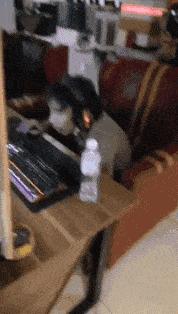 坐高铁遇到旁边老阿姨脱鞋,坐高铁遇到旁边阿姨脱鞋