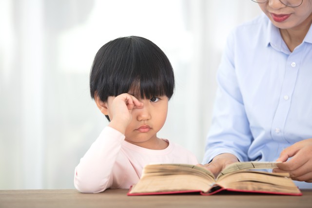 离婚女方没有能力抚养孩子怎么办,夫妻离婚一方没有抚养能力怎么办
