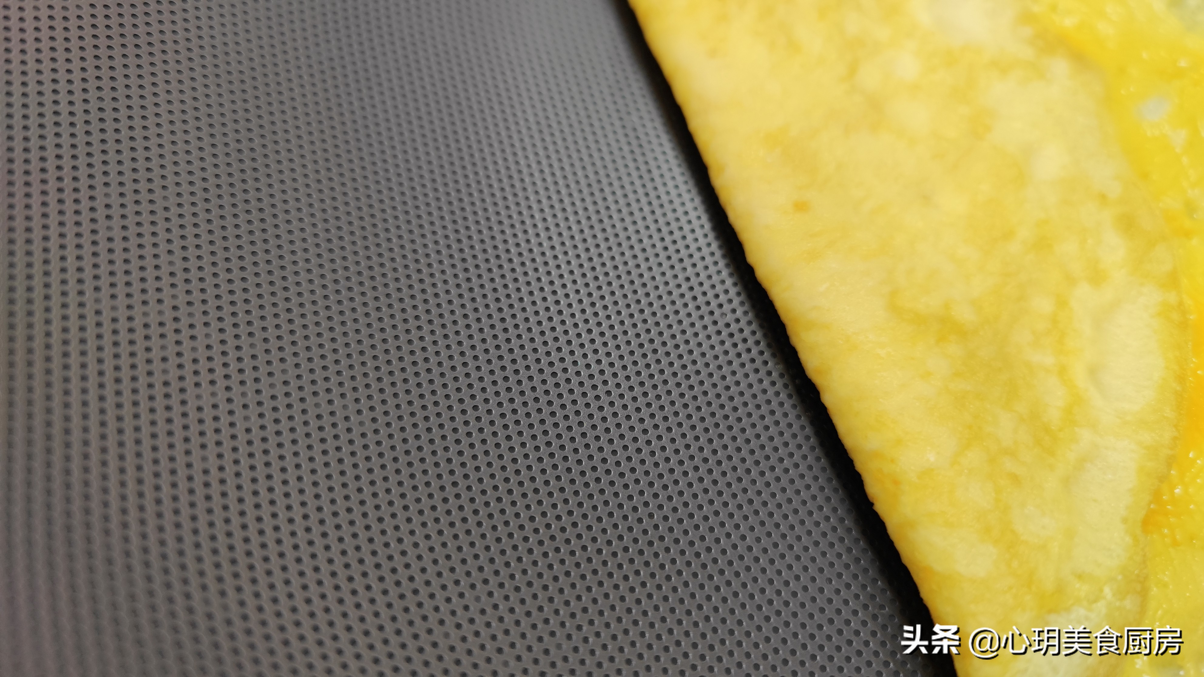 铁锅什么涂层好用不粘锅,无涂层铁锅很容易粘锅吗