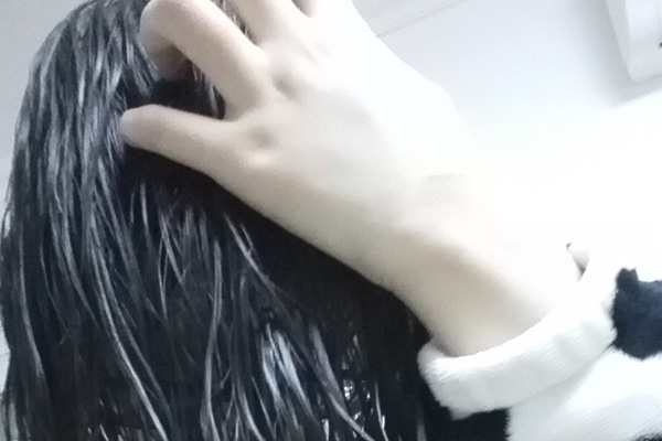 头皮屑特别多跟用洗发水有关系吗,头皮屑与更换洗发水有关吗