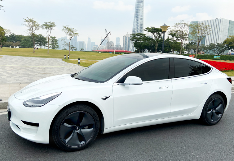 新车上牌前能贴膜和装脚踏板吗,新车上牌前可以贴改色膜吗