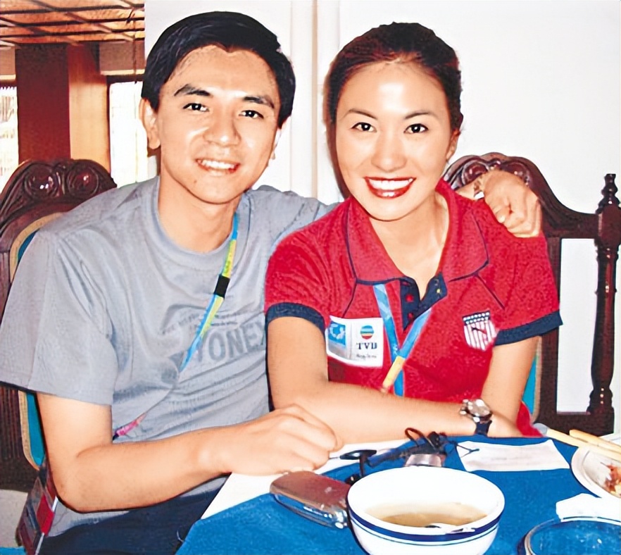 叶璇穿背心直播,叶璇直播穿背心