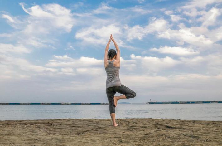 每天金鸡独立多久可以改善,每天练金鸡独立有啥功效禁忌