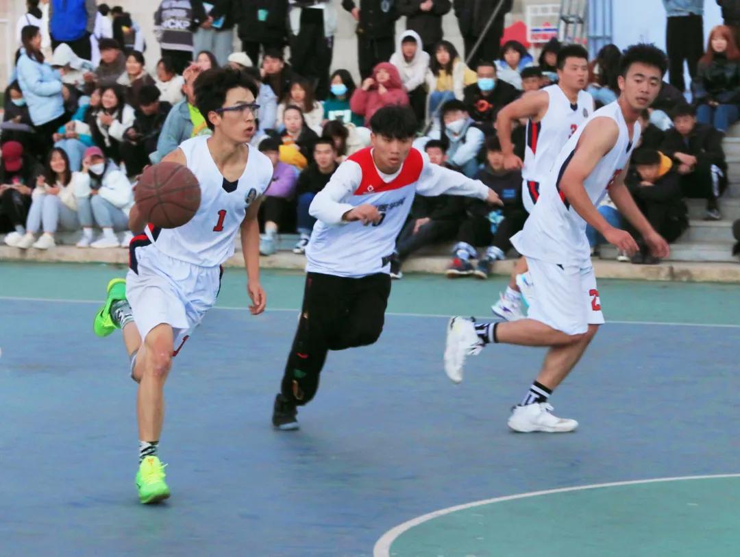 强强相遇巅峰对决,篮球赛的强强对决