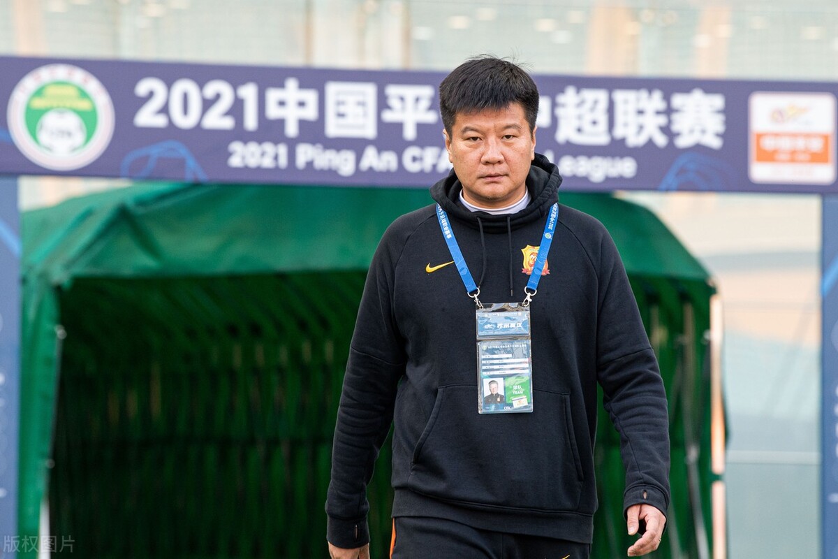 李金羽去国家队还在武汉队吗,李金羽转会至鲁能养伤