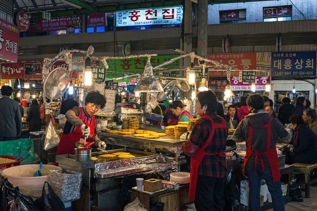 不吃不喝20年买不起房,不吃不喝10年才买得起房