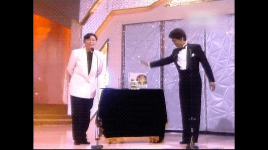 张国荣80年代天王巨星现场,80年代香港的天王巨星和天后