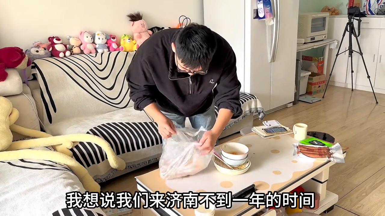 济南情侣租房子便宜,济南出租屋阁楼的真实生活