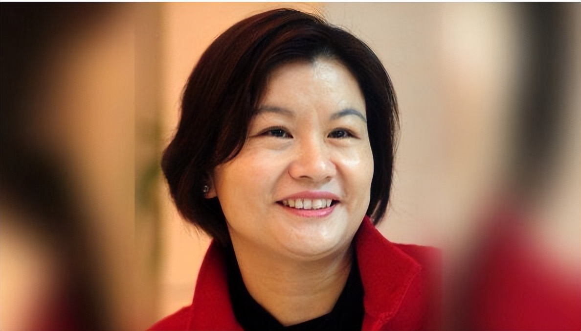 16岁打工妹25年后变成中国女首富,十年打工妹成为公认百亿女富豪