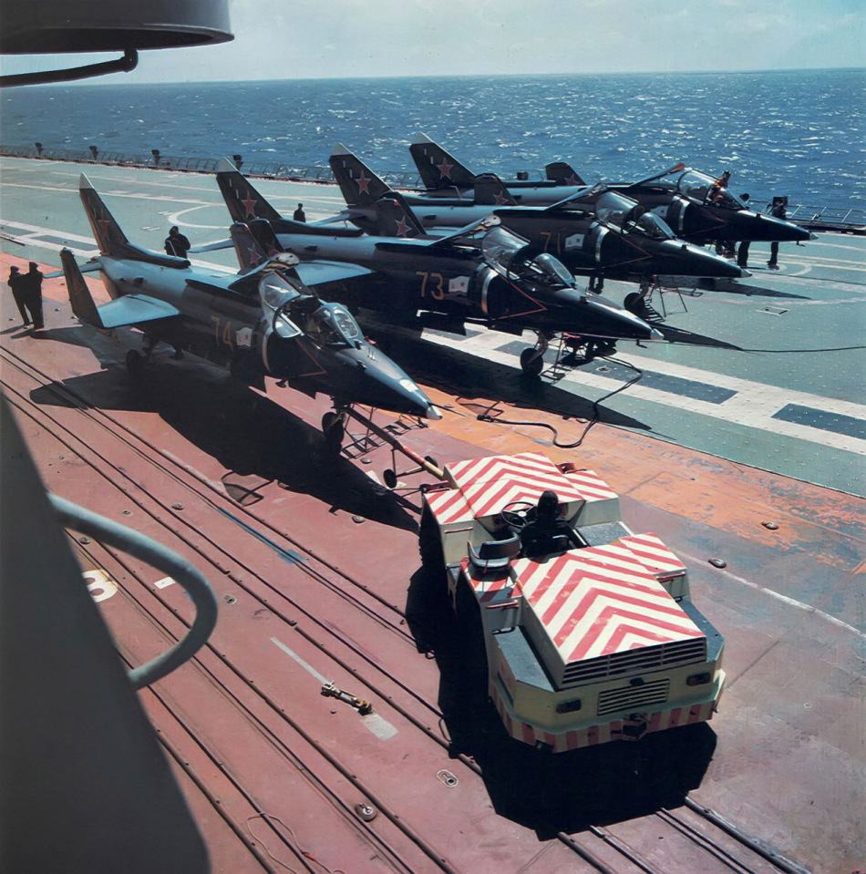 魔改新款歼15,魔改歼15