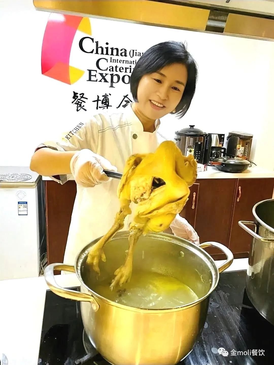 2022江苏餐饮业魅力女掌门（12）|芮咏梅艰辛奋斗初心不变，巾帼情撒万里人间