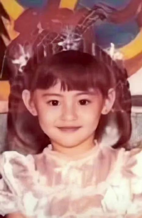 港风张柏芝盛世容颜,曾被媒体称作玉女掌门人的张柏芝