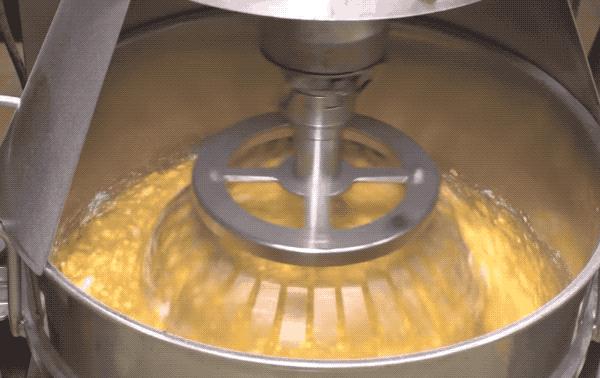 一层一层的奶油蛋糕怎么做,做一个千层蛋糕需要多少奶油