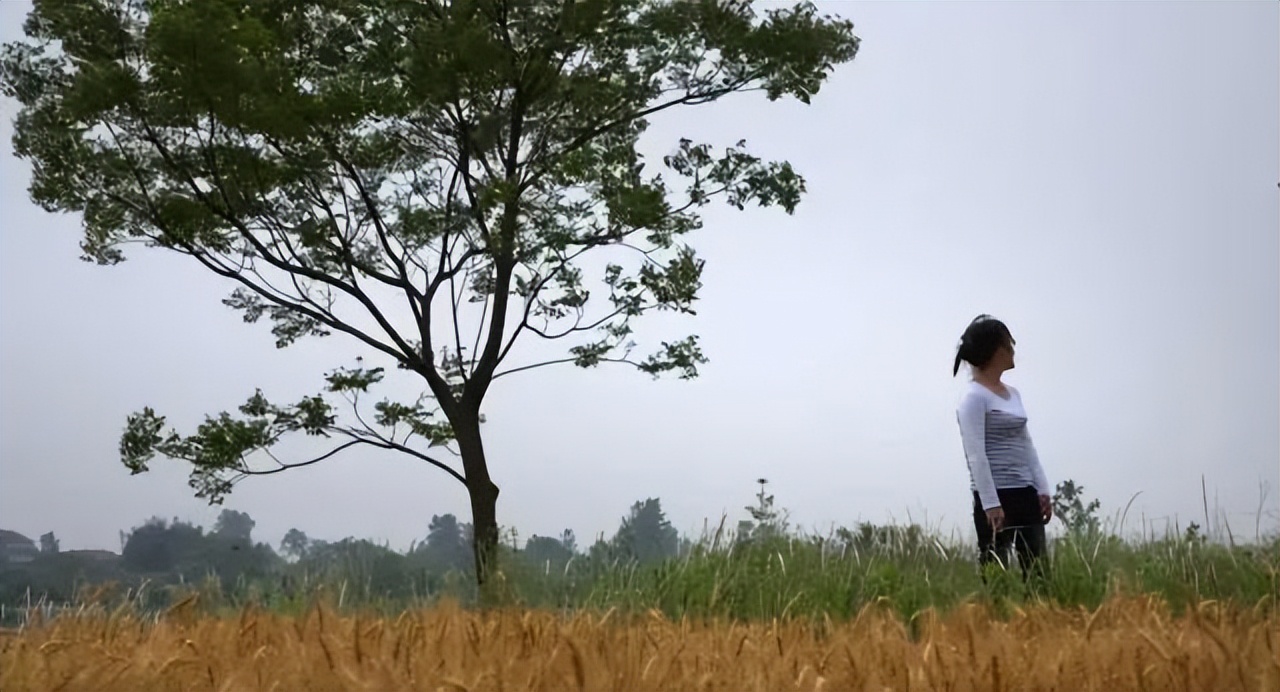 “荡妇”余秀华的风流人生,和她不为人知的反抗之路