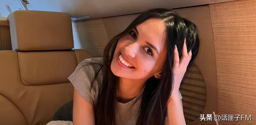 女网红化身ai同时交往1000个男友,脚踏千条船