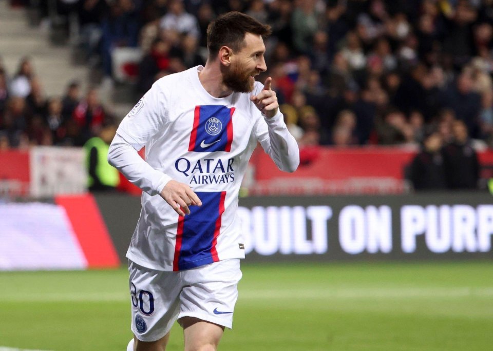 两回合比赛梅西逆转名场面,梅西2对5