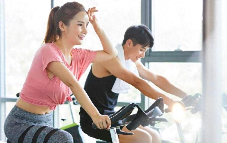 女性雌激素缺少身体出现什么症状,哪些现象说明雌激素低