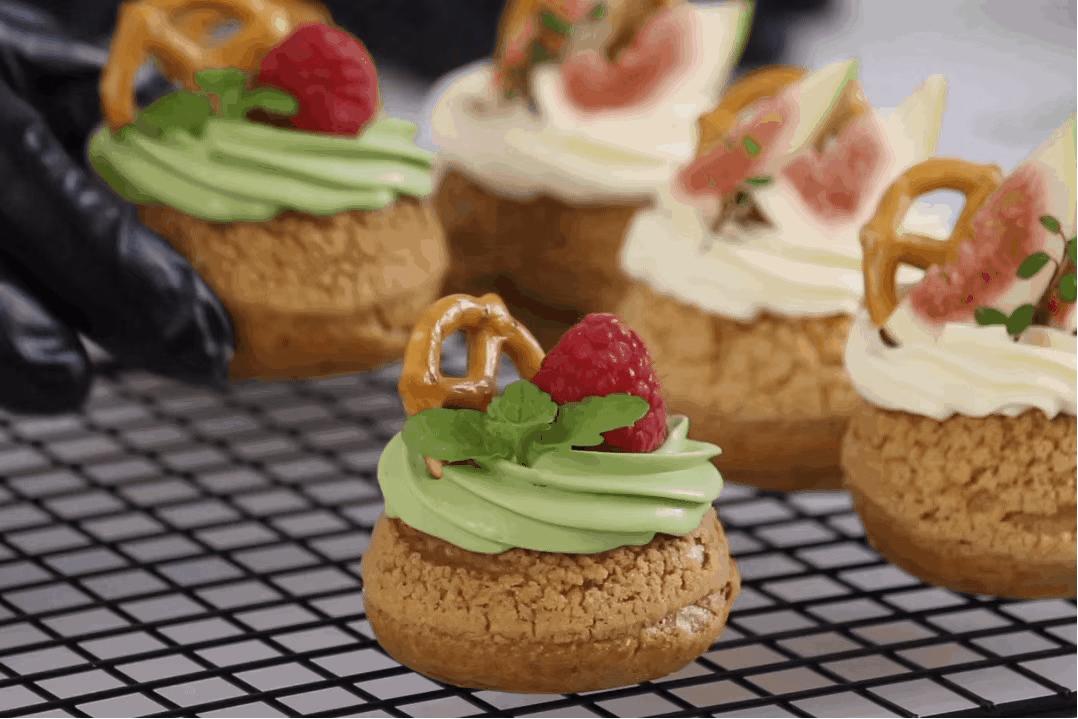 酥皮泡芙烤出来有点塌是怎么回事,泡芙不脆出炉后还塌什么原因