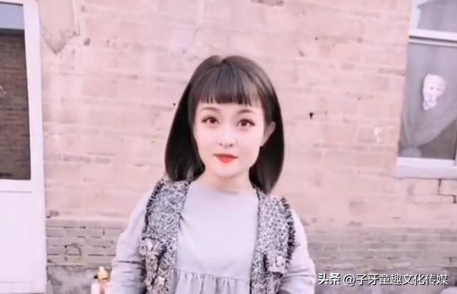 李大可爱:网络最萌身高差,巨人王子与拇指公主的爱情故事