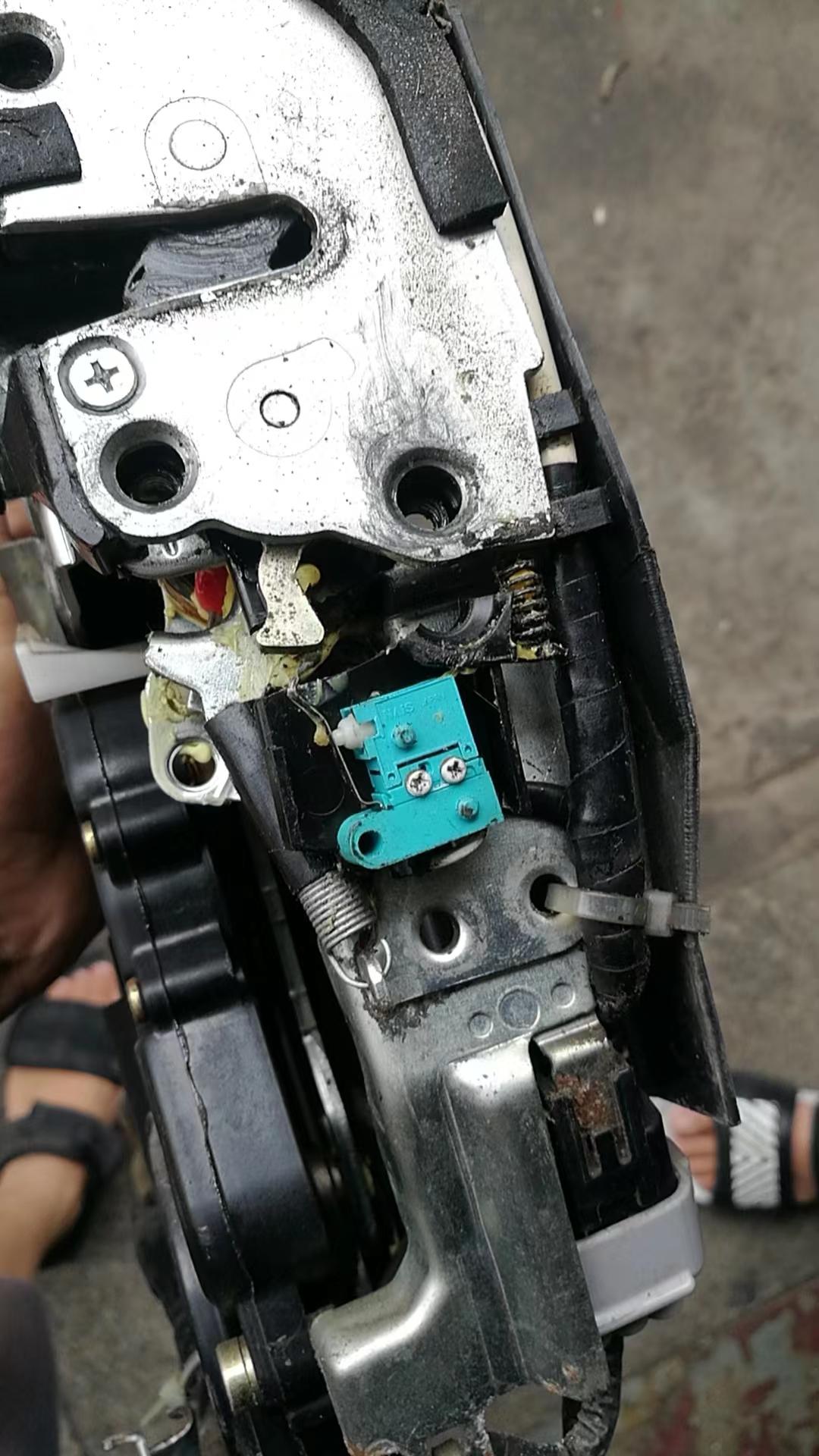 搞了辆“破烂不堪”05年凌志LS430，进厂翻新重造，复活又变新车