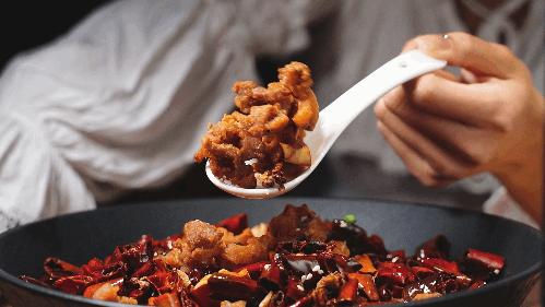 称霸江湖菜23年的“排队神话”又开新店！不讲故事只讲味道