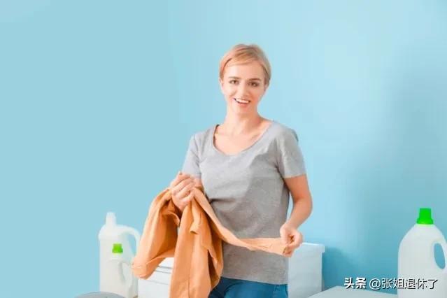 退休生活丰富多彩的赞美句子,退休后的生活越简单越有福气