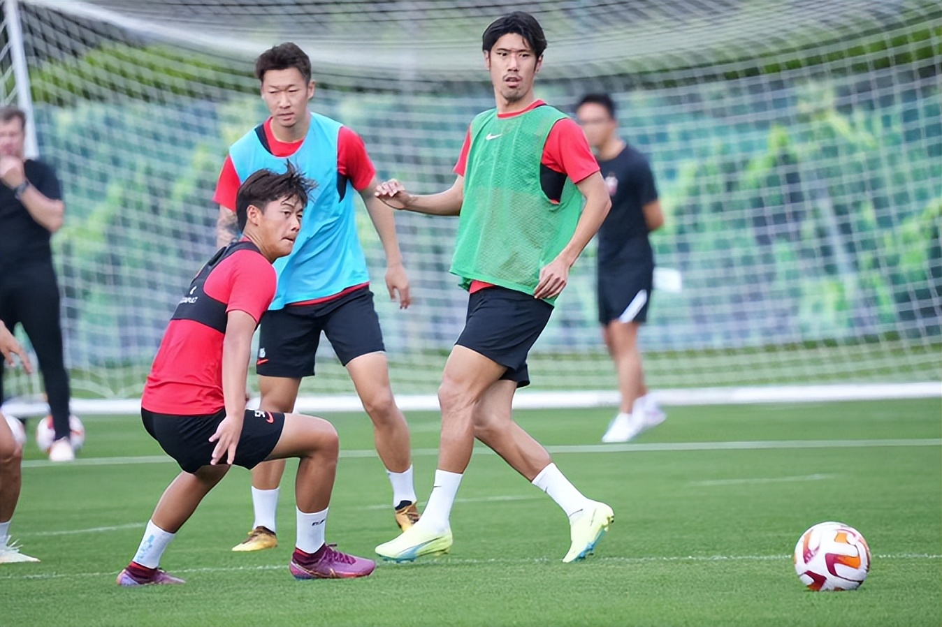 国足首发阵容名单最新消息,国足大名单落选球员