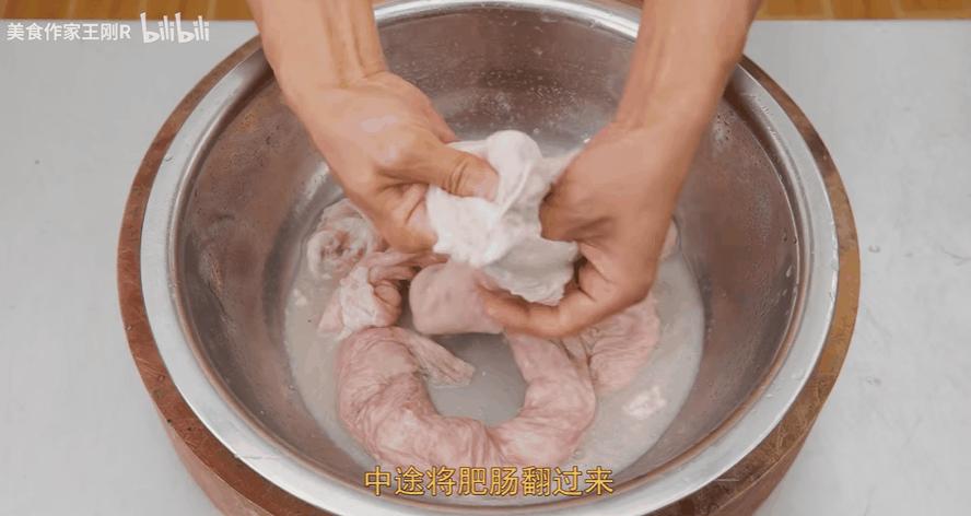 为啥有人喜欢吃没洗干净的猪大肠,猪大肠为什么不洗干净