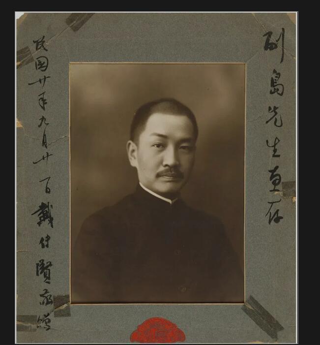 变态的纳粹德国,*光脱**犹太人女人衣服,集体*杀屠**!