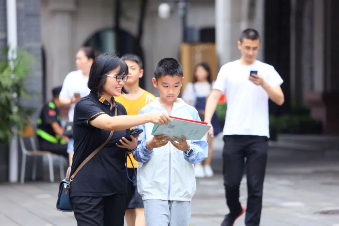 一颗新星落在你我眼眸！双流中学初2023级新生报到纪实