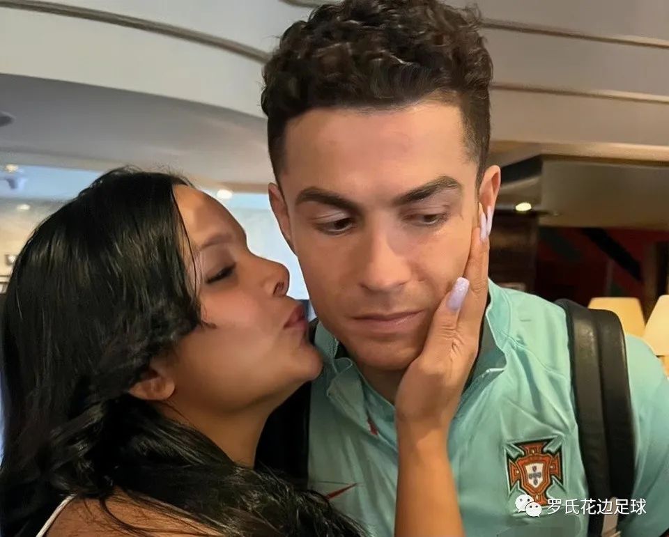 乔治娜晒与c罗旧胖妹时合照,乔治娜发文称赞c罗