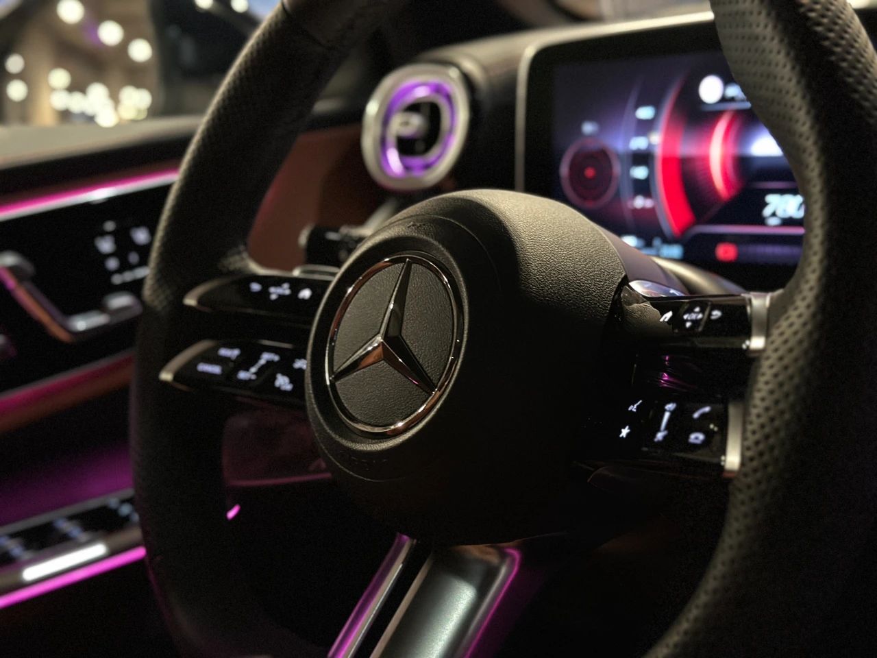 舒适性表现出色实测2018款奔驰glc,试驾全新升级版奔驰glc顶配车型