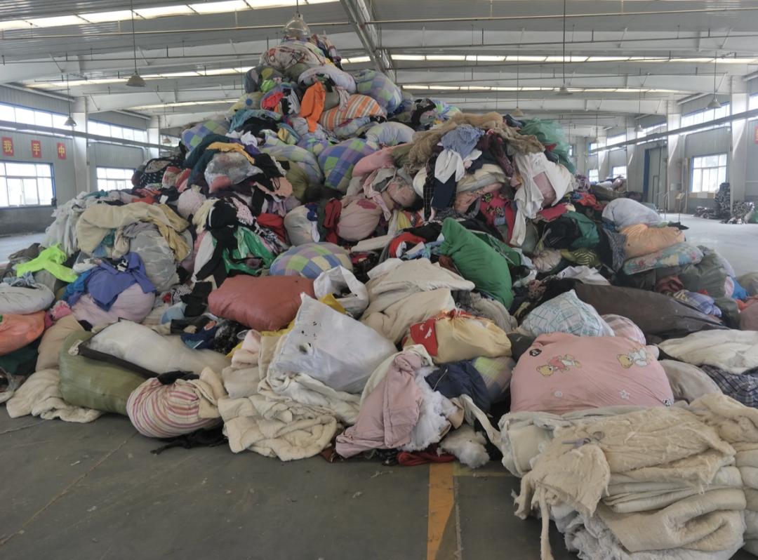 西安回收旧衣服怎么赚钱,西安旧衣回收厂家联系方式
