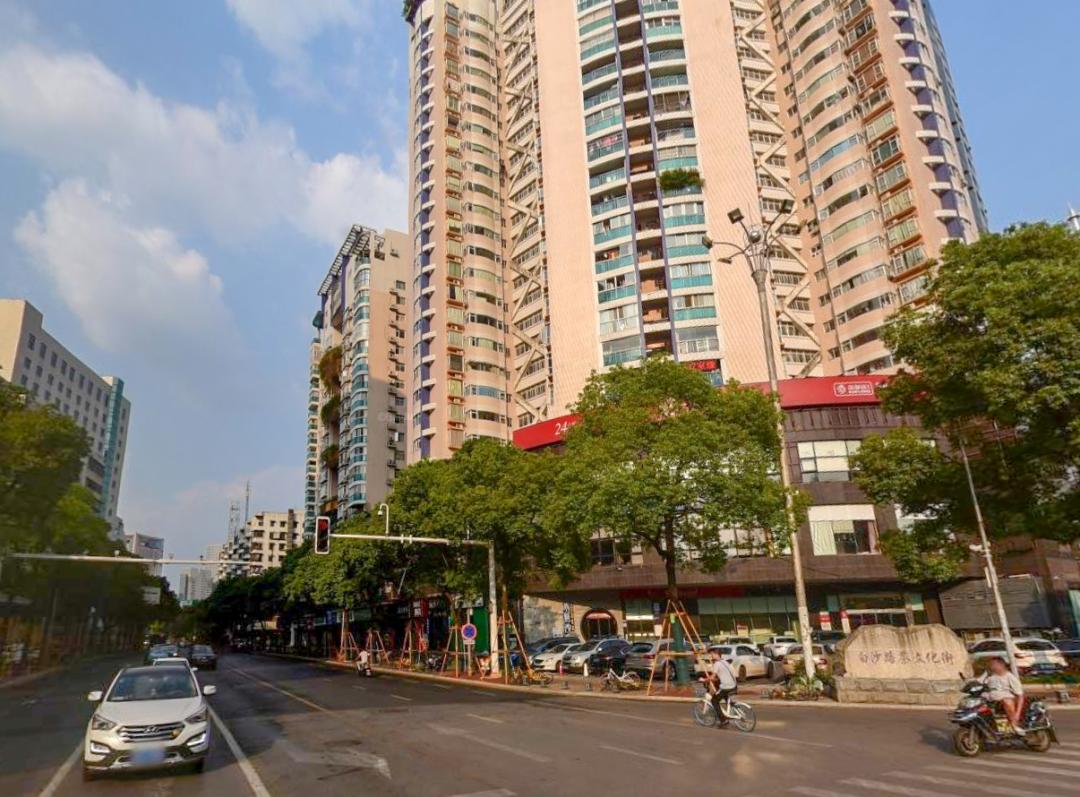 回龙山白沙路记忆：半边铁路，半边马路