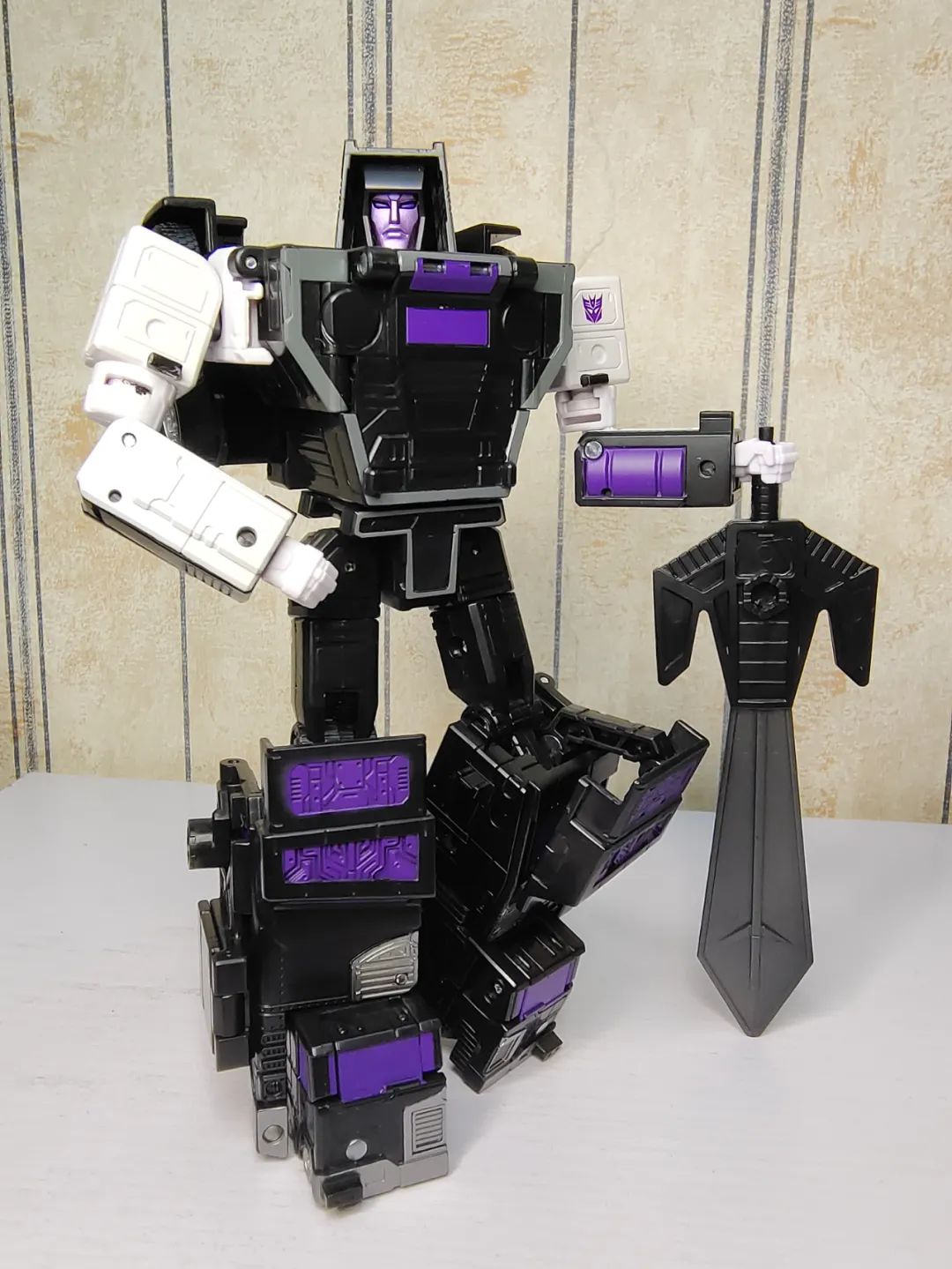 合体嘛，不寒碜——传世指挥官级汽车大师开箱测评